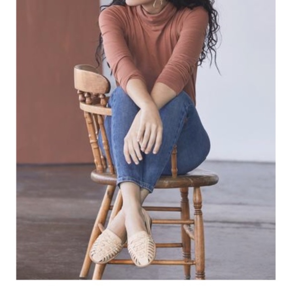 Nisolo Ecuador Huarache Sandal in Bone